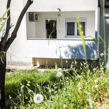 Apartment Lovor *